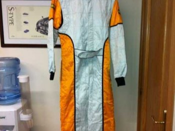 Vendo mono omp karting talla 50 100€