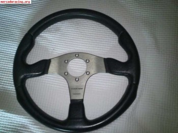 Volante champion momo