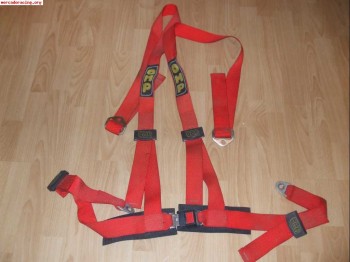 Vendo arneses de 3  y 4 puntos