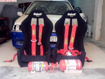 Compro 2 bakets y 2 arneses sparco 