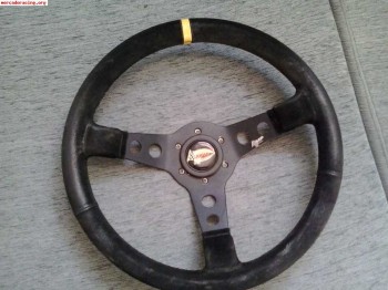 Volante piel vuelta desplazado 30€