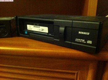 Vendo radio cd  cargador clio 182
