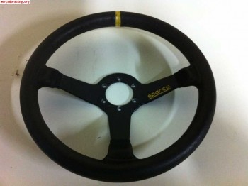 Vendo volante sparco 3 brazos semidesplazado de piel vuelta