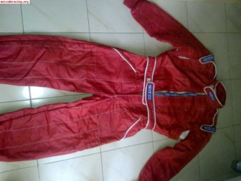 Mono sparco rojo. talla 54. homologación en vigor. fia 2000/