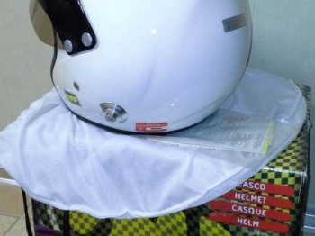 Vendo casco omp jet 3.5 hans talla m a estrenar