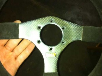 Volante omp carbono 325