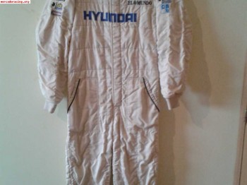 Vendo mono omp copa hyundai y casco: