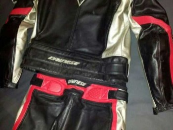 Vendo mono dainese talla 52. nuevo!