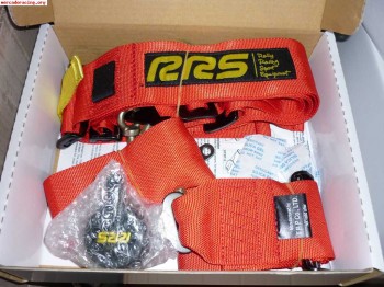 Arnes fia 4 puntos rojo nuevo  hasta 2018 105€