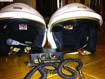 Se venden dos cascos omp con clips para hans   centralita om