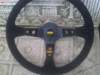 Volante desplazado piel vuelta replica omp piel vuelta a est