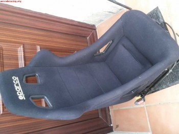  dos bacquets sparco caducados.