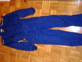 Se vende mono, ropa interior, guantes y botas