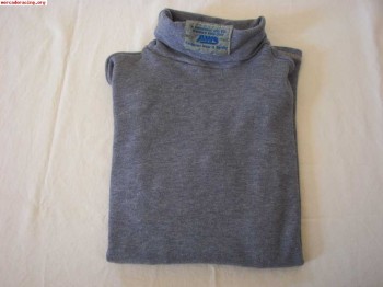 Camiseta interior y sotocasco.