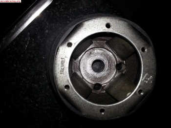 Piña volante momo para ford.