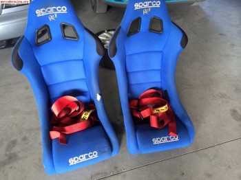 Se venden backets con un año de vigencia y arneses caducados