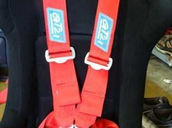 Se venden 2 arnés de 4 puntos homologación hasta 2015 inclui