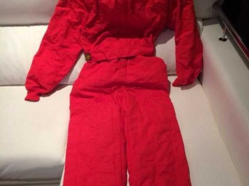 Vendo mono omp first color rojo