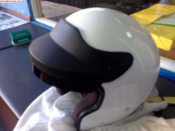 Casco con clips homologacion al dia.