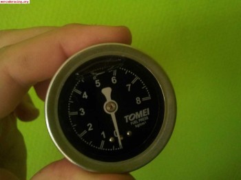 Reloj presión de gasolina tomei