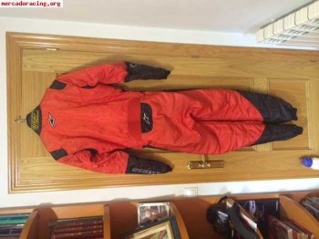 Se vende mono alpinestar