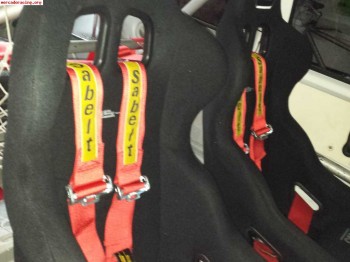 Se vende baquet y fijaciones laterales