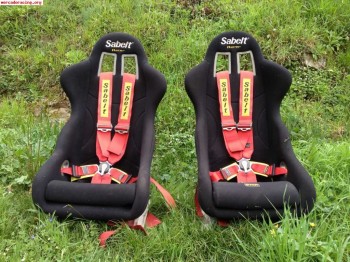 Se vende pareja de bacquets y arneses sabelt caducados