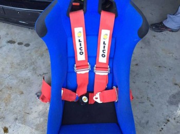 Vendo pareja de bacquets y arneses caducados 