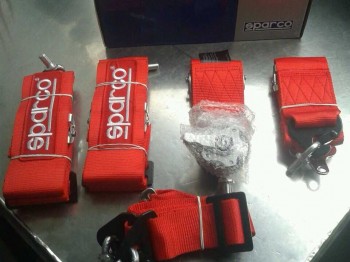 Vendo pareja arneses sparco 6 puntos sin estrenar 
