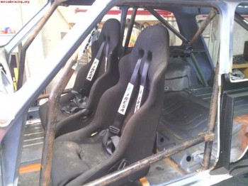 Compro arnes iresa 3 o 4 puntos negro