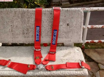 Vendo arneses sparco de 4 puntos caducados los 2 por 120