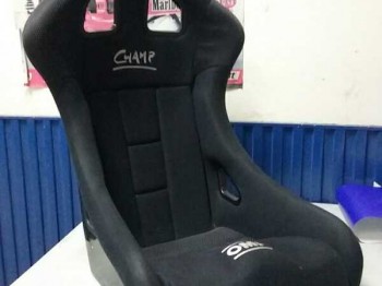 Se vende baquet omp champ. homologado.