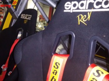 Se venden baquets sparco rev de fibra homologados.