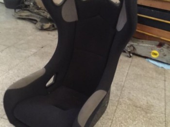 Baquet omp con orejeras homologado 230 euros.