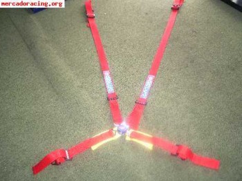 Se venden arneses sparco de 2  con cierre automatico sin hom