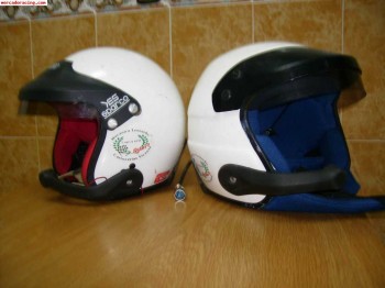 Se venden dos cascos y centralita