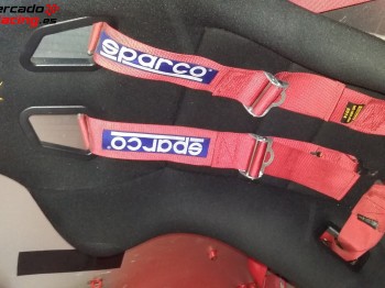 Vendo baquet y arnés sparco caducados