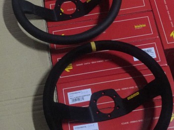 Volante momo corse- descatalogado