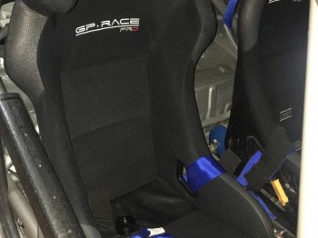 Se venden dos baquets gp race circuit con orejeras con homol