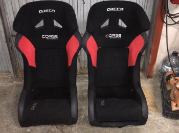 Se venden baquets oreca de fibra.