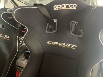 Baquet sparco circuit ii y baquet turn one cup orejeras