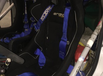 Se venden baquets y arneses 