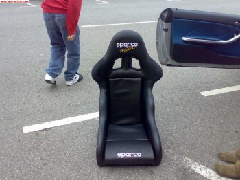 Se vende 2 baquets sparco pro 2000 nuevos a estrenar de piel