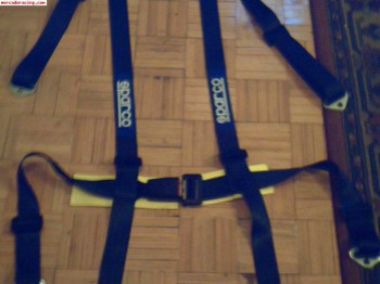 Dos arneses sparco 90€