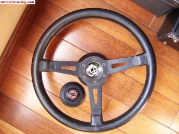 Volante lancia delta integrale con piña y pulsador.....50 €