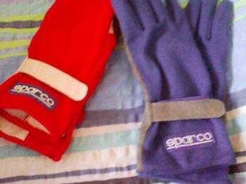 Vendo dos pares de guantes sparco caducados