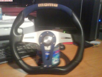 Se vende volante momo