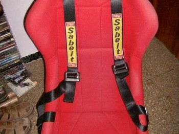 Vendo bacquet momo corse,guia sparco y arnes sabelt. todo en