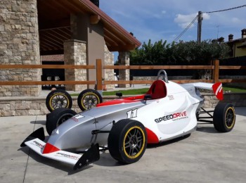 Coche formula 3 renault sport 