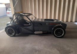 Catheram seven com motor  yamaha r1 